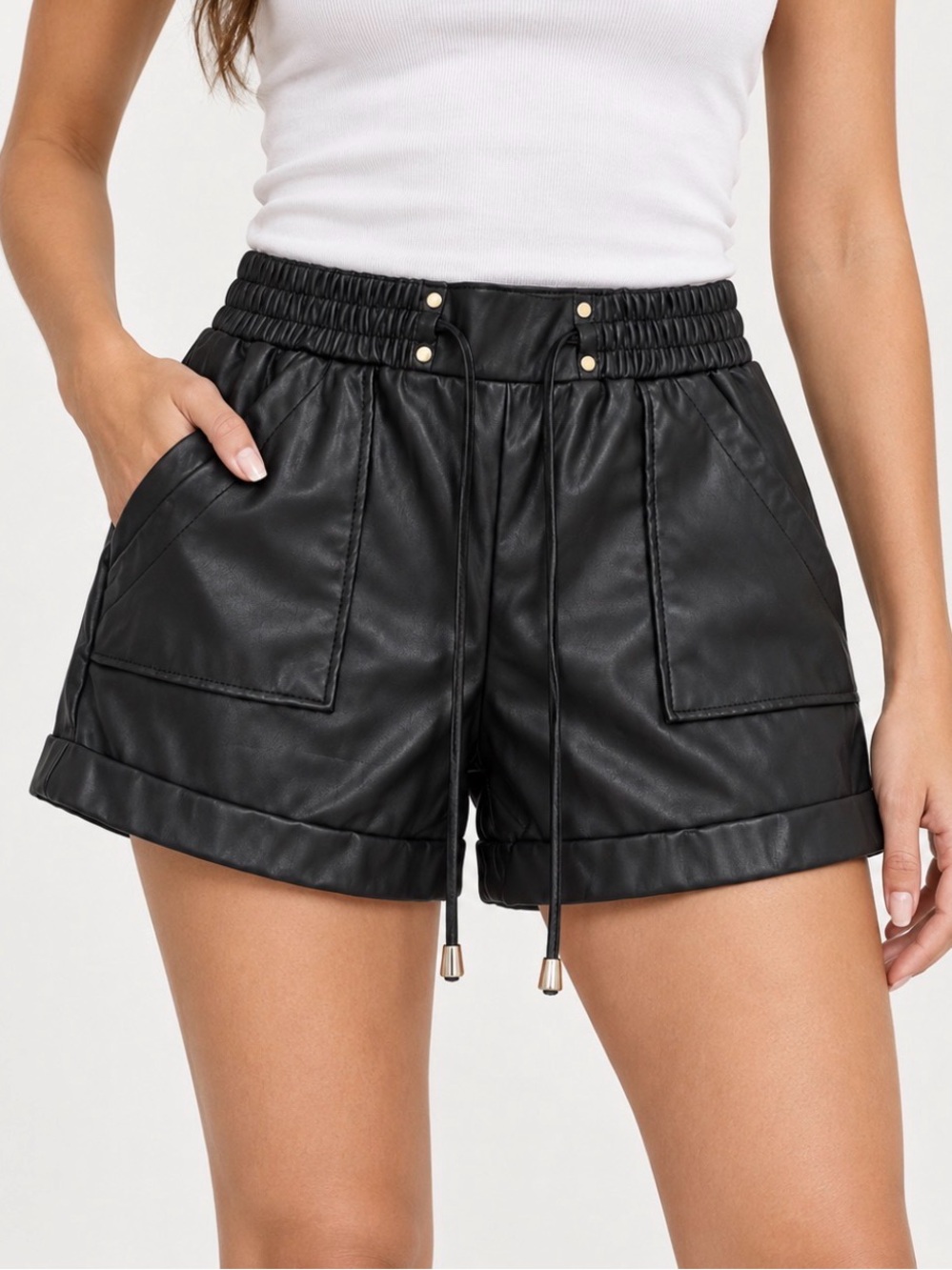 CI Sono Women’s Black Faux Leather Shorts High Rise Pull On Elastic Waist Large